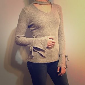 Gray sweater choker + bell sleeves